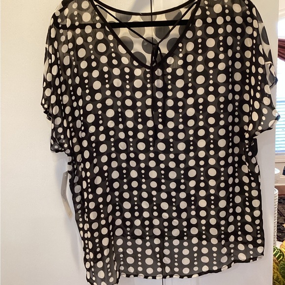 Quinlessential Tops - Elegant Black and Off White Polka Dot Women's Blouse